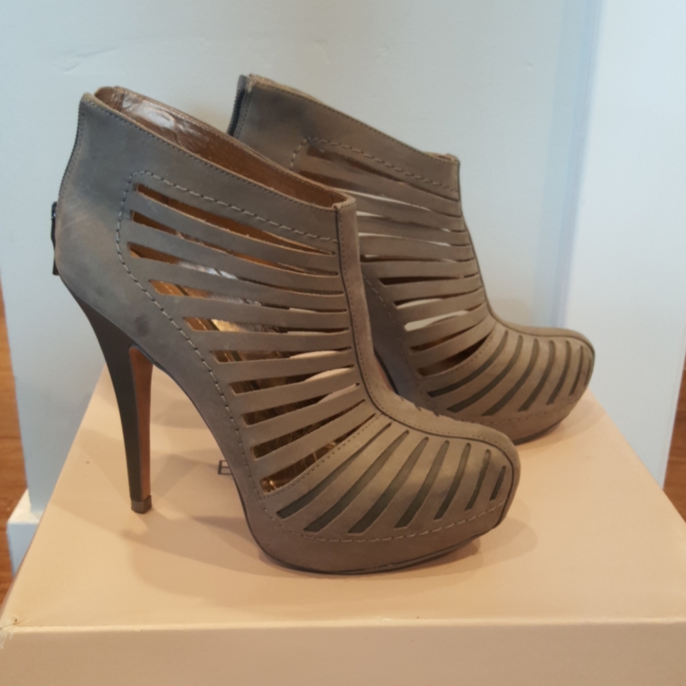 BCBGeneration Eddah Heels